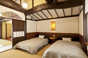 Traditionellt rum (Old Japanese House Style) | Värdeförvaringsskåp på rummet, skrivbord och gratis wi-fi