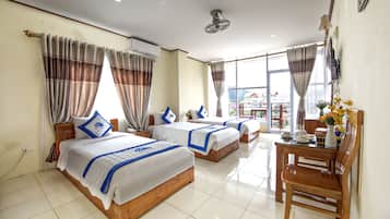 Deluxe Triple Room | 1 bedroom, premium bedding, minibar, in-room safe
