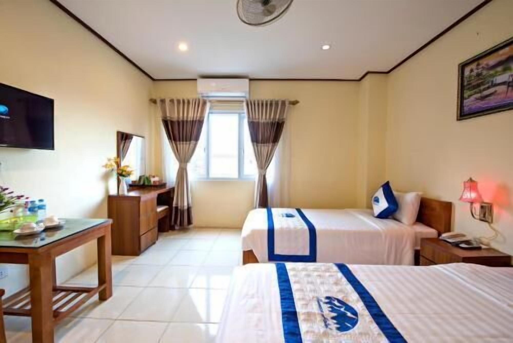 1 bedroom, premium bedding, minibar, in-room safe