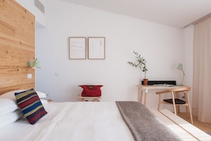 Estúdio, 1 cama King | Cofres nos quartos, escrivaninha, cortinas blackout
