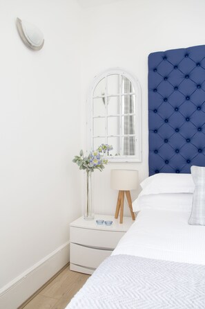 Deluxe Studio | 1 bedroom, iron/ironing board, free WiFi, bed sheets