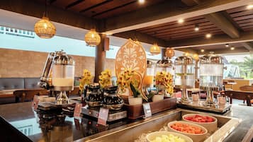 Desayuno buffet todos los días (con cargo)