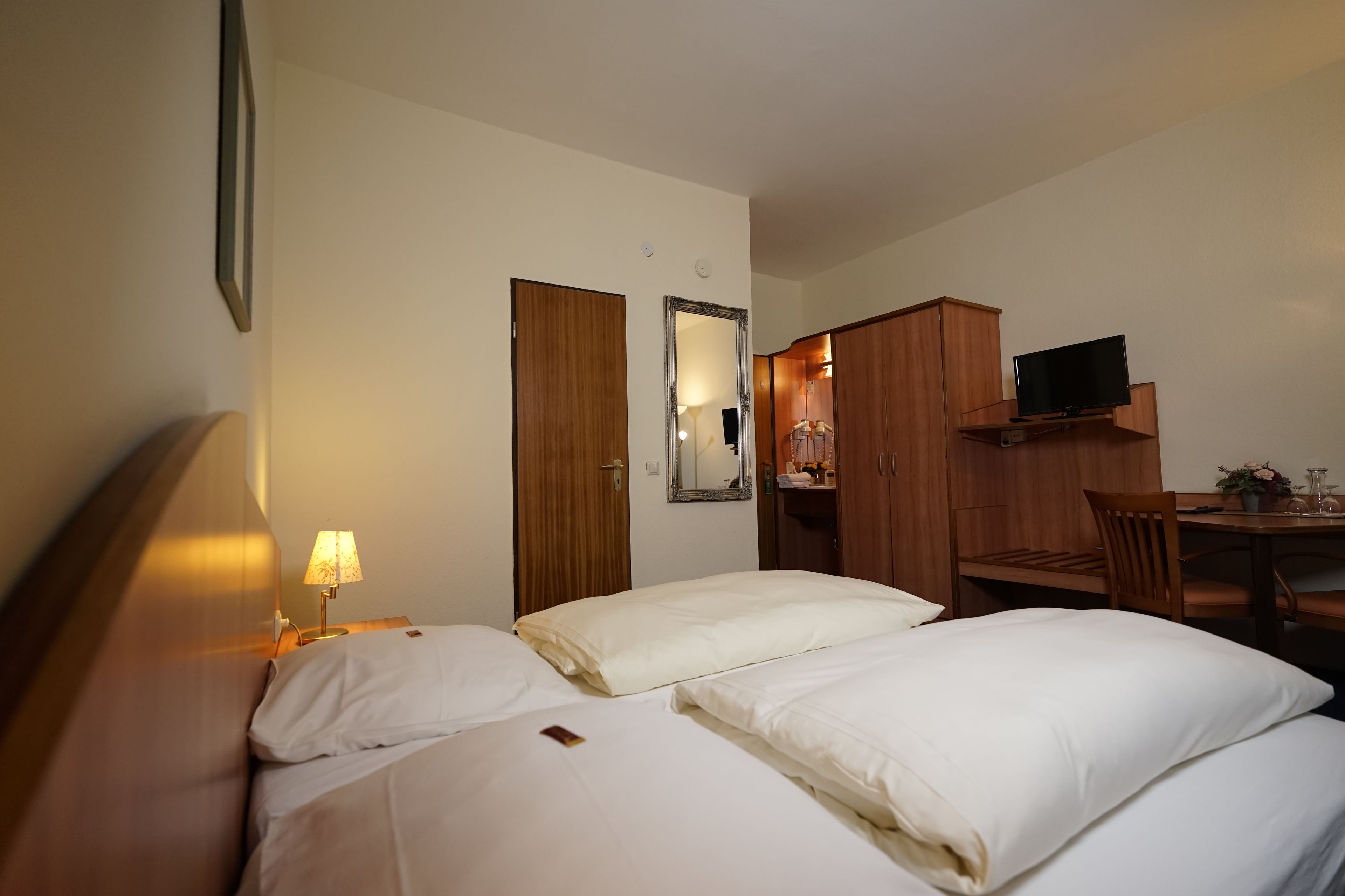 double room | desk, soundproofing, iron/ironing board, free wifi