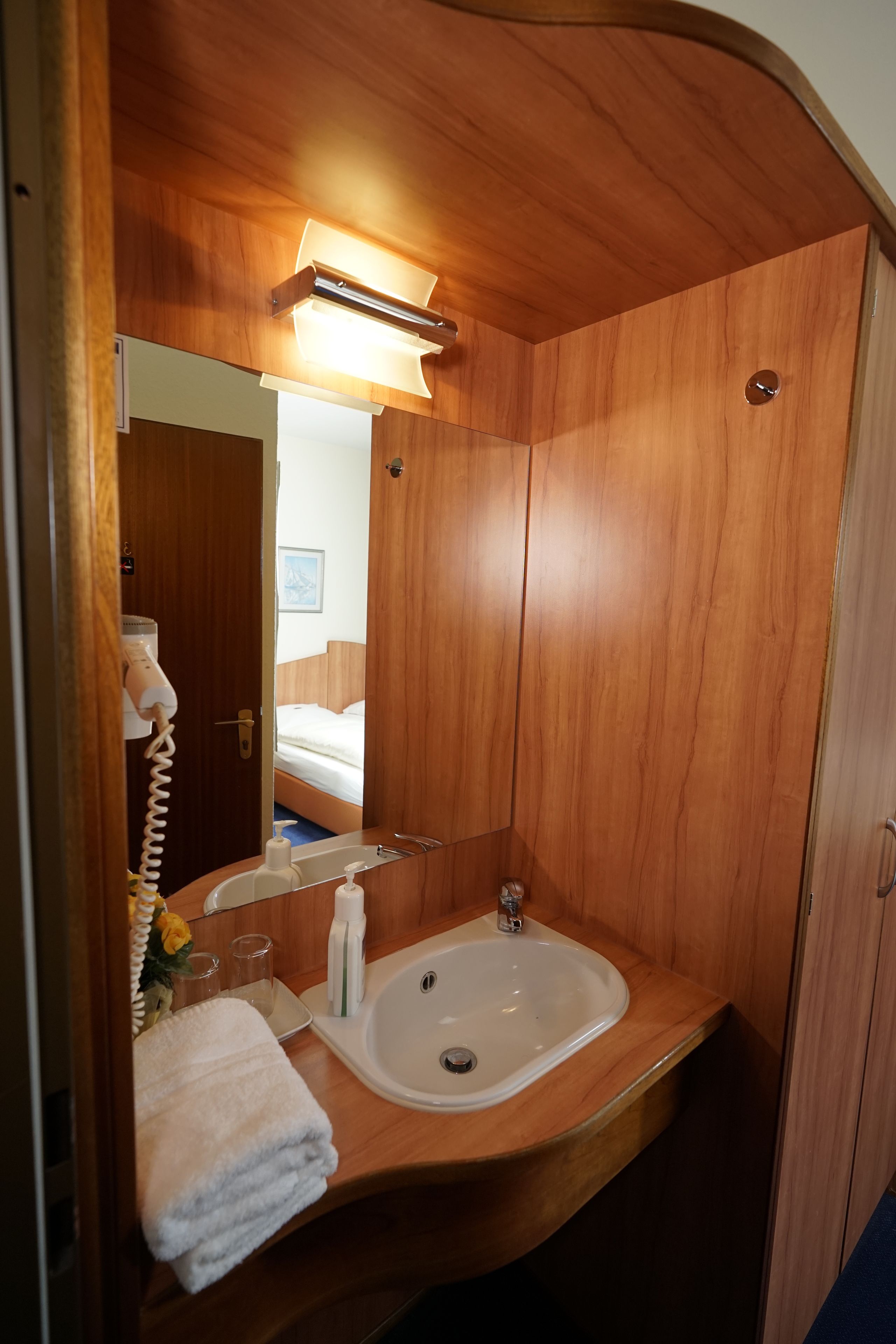 double room | bathroom | shower, hair dryer, towels