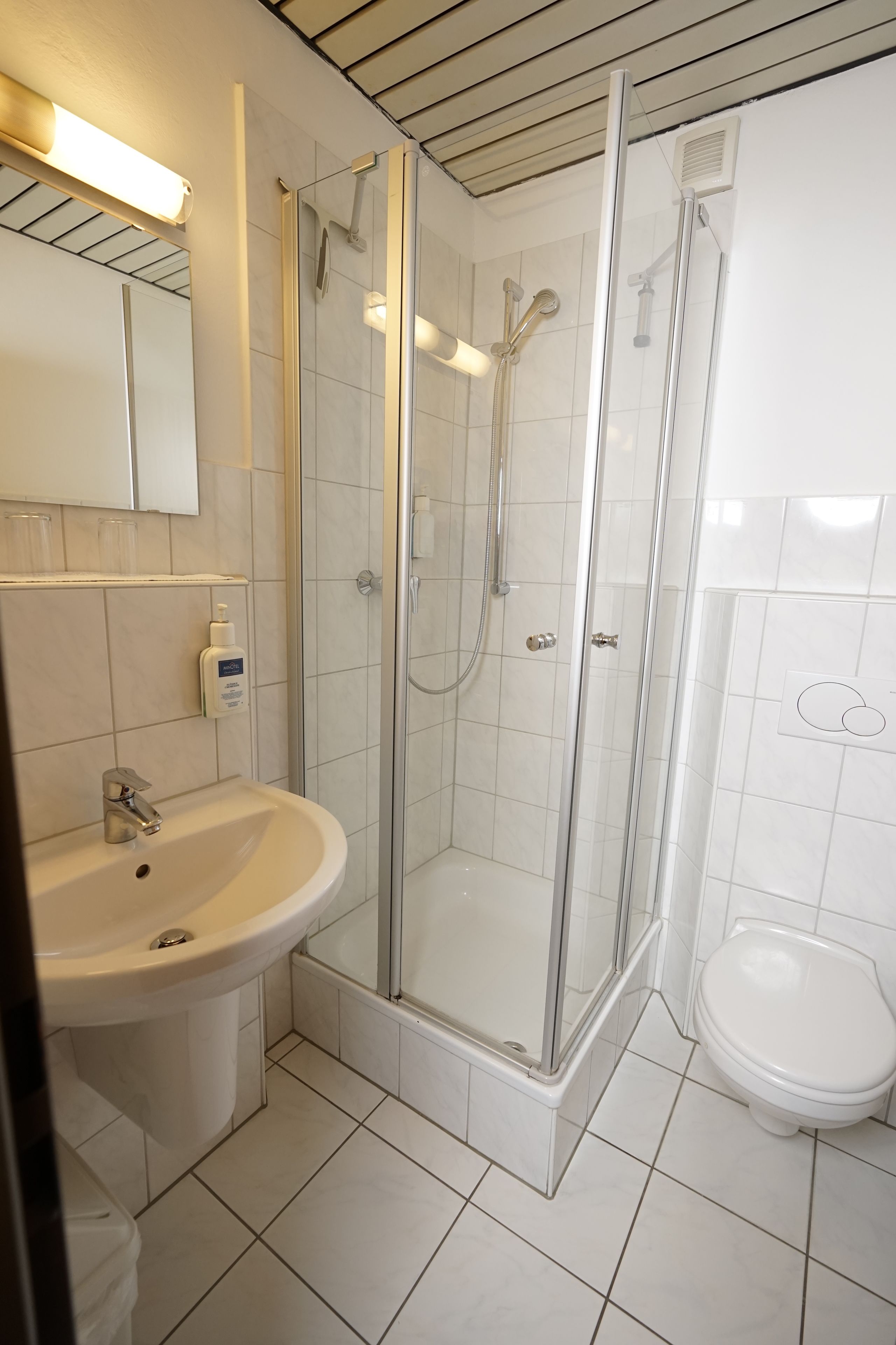 double room | bathroom | shower, hair dryer, towels