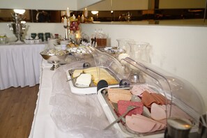 Buffet - Rabes Hotel Kiel am Hauptbahnhof (Kiel)