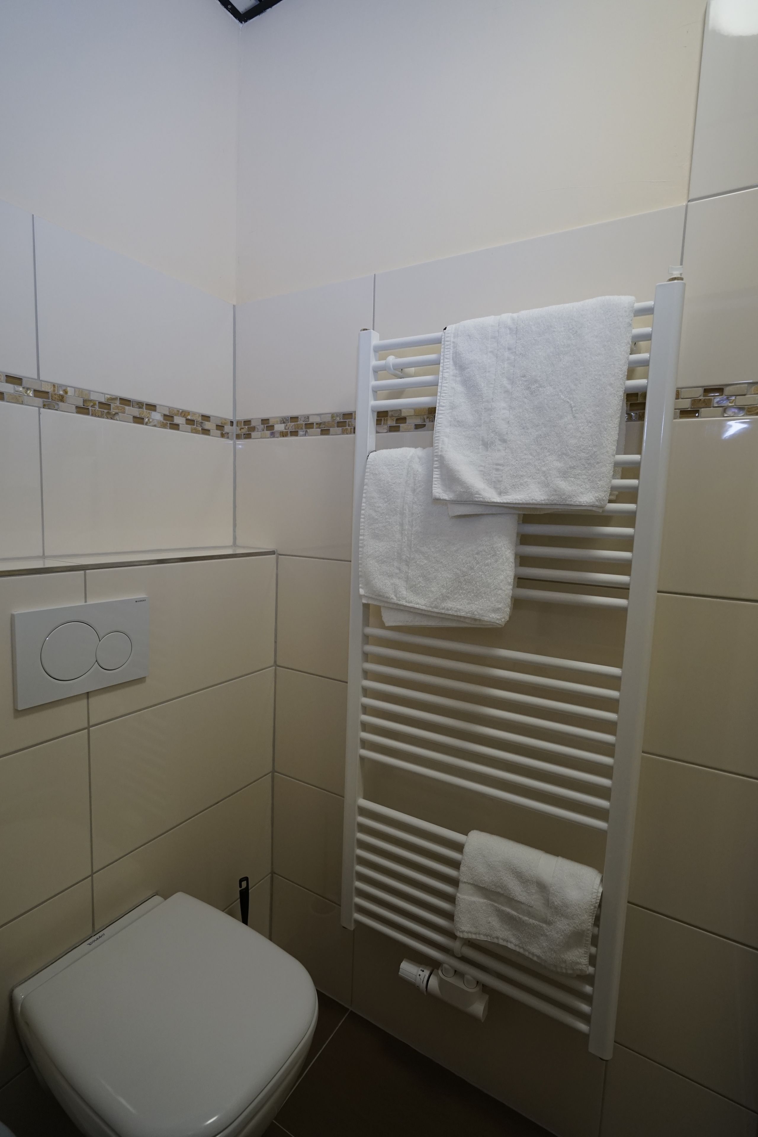 double room | bathroom | shower, hair dryer, towels