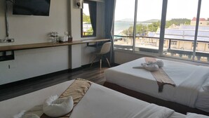 Family Room for 4 Persons | 起居区