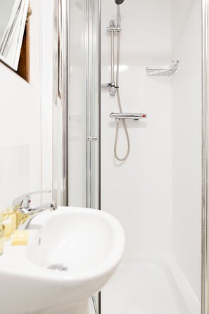 Bathroom shower - LETS Essential Studio (Cambridge)