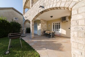 Studio, 1 Queen Bed, Kitchenette, Pool View | Terrace/patio - P&N Resort (Igalo)