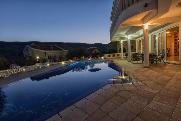 Outdoor pool - P&N Resort (Igalo)