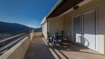 Apartment, 2 Bedrooms, Pool Access, Sea View | Balcony