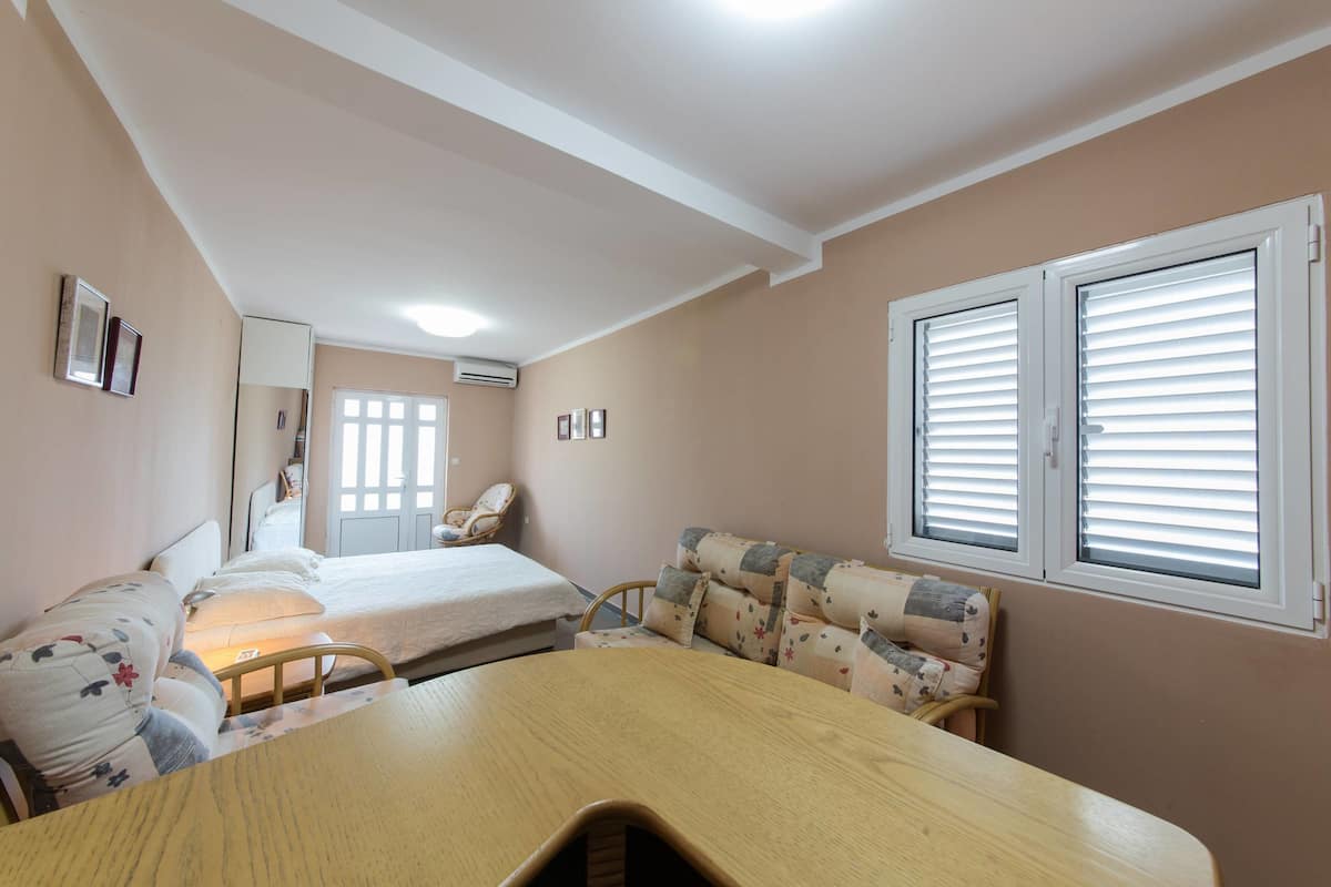 Premium bedding, desk, soundproofing, iron/ironing board