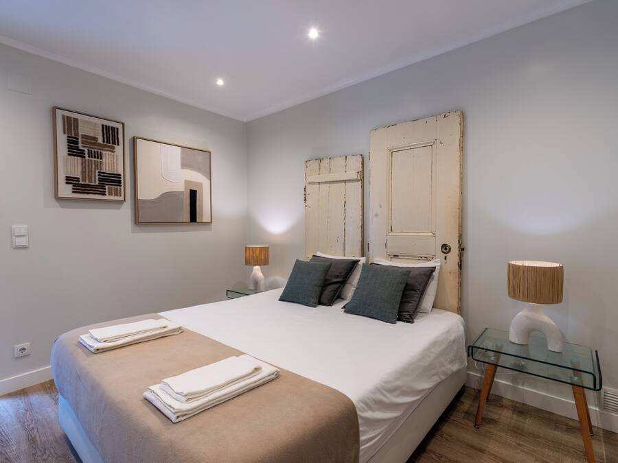 Apartamento estándar, vistas al patio | Decoración individual, mobiliario individual, cortinas opacas