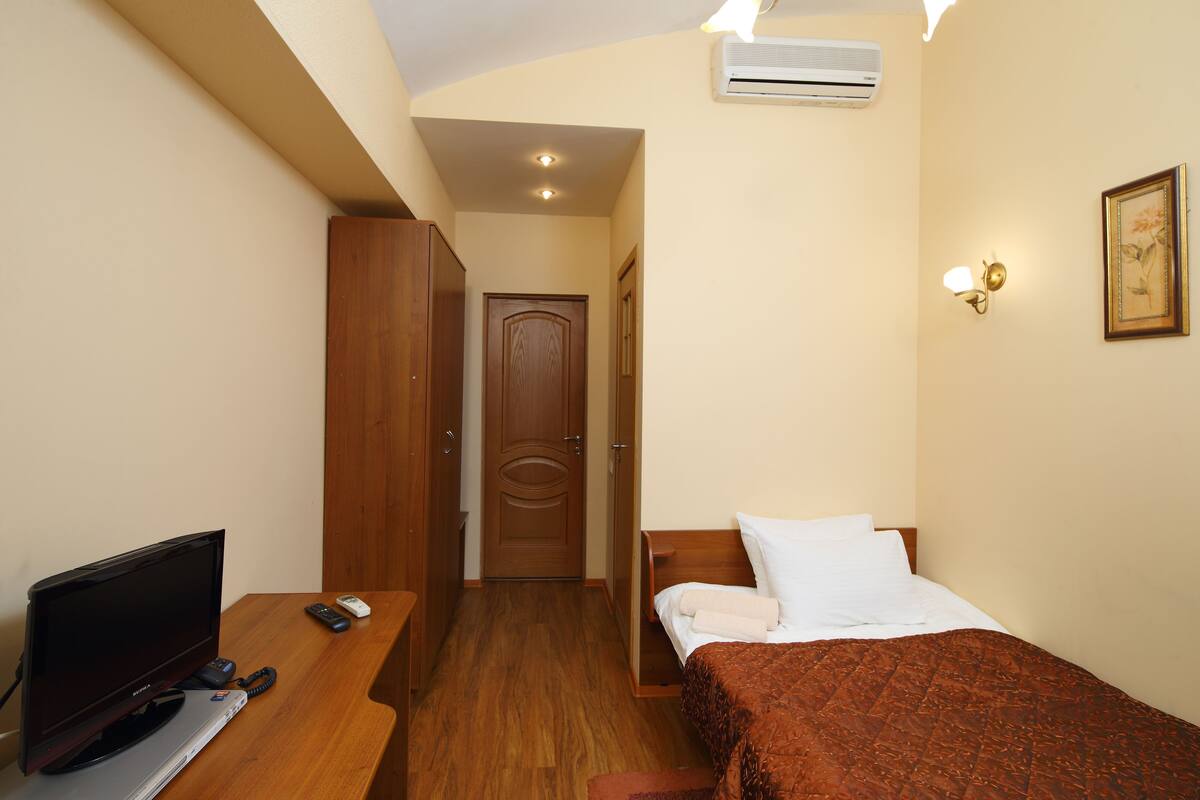 Desk, iron/ironing board, free cots/infant beds, free WiFi