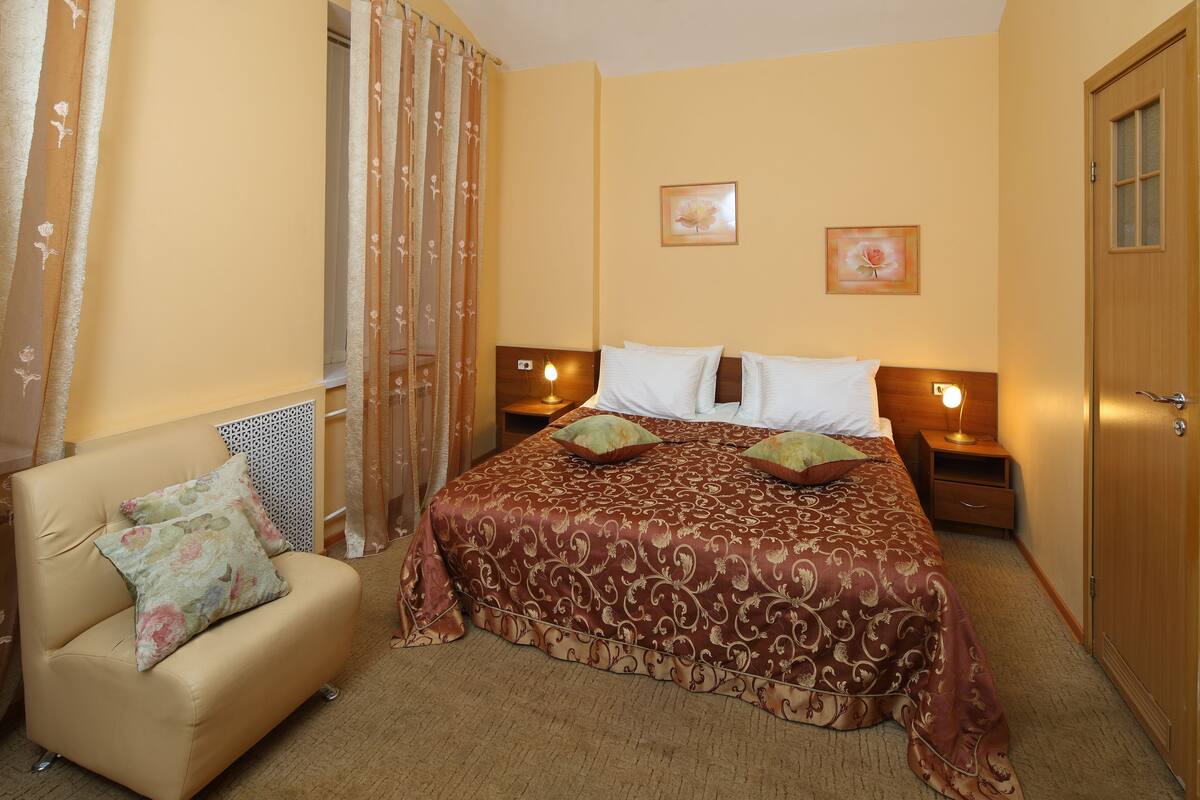 Desk, iron/ironing board, free cots/infant beds, free WiFi