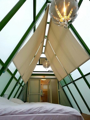 Elite House, 2 Queen Beds | Premium bedding, desk, blackout drapes - Shen Shan Lin Nai B&B (Zhushan)