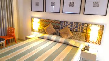 Phòng đôi Superior, 1 giường đôi, hút thuốc, quang cảnh biển | 1 phòng ngủ, giường gấp/giường phụ (phụ phí)