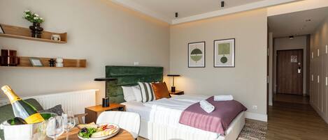 Insonorización, tabla de planchar con plancha y wifi gratis