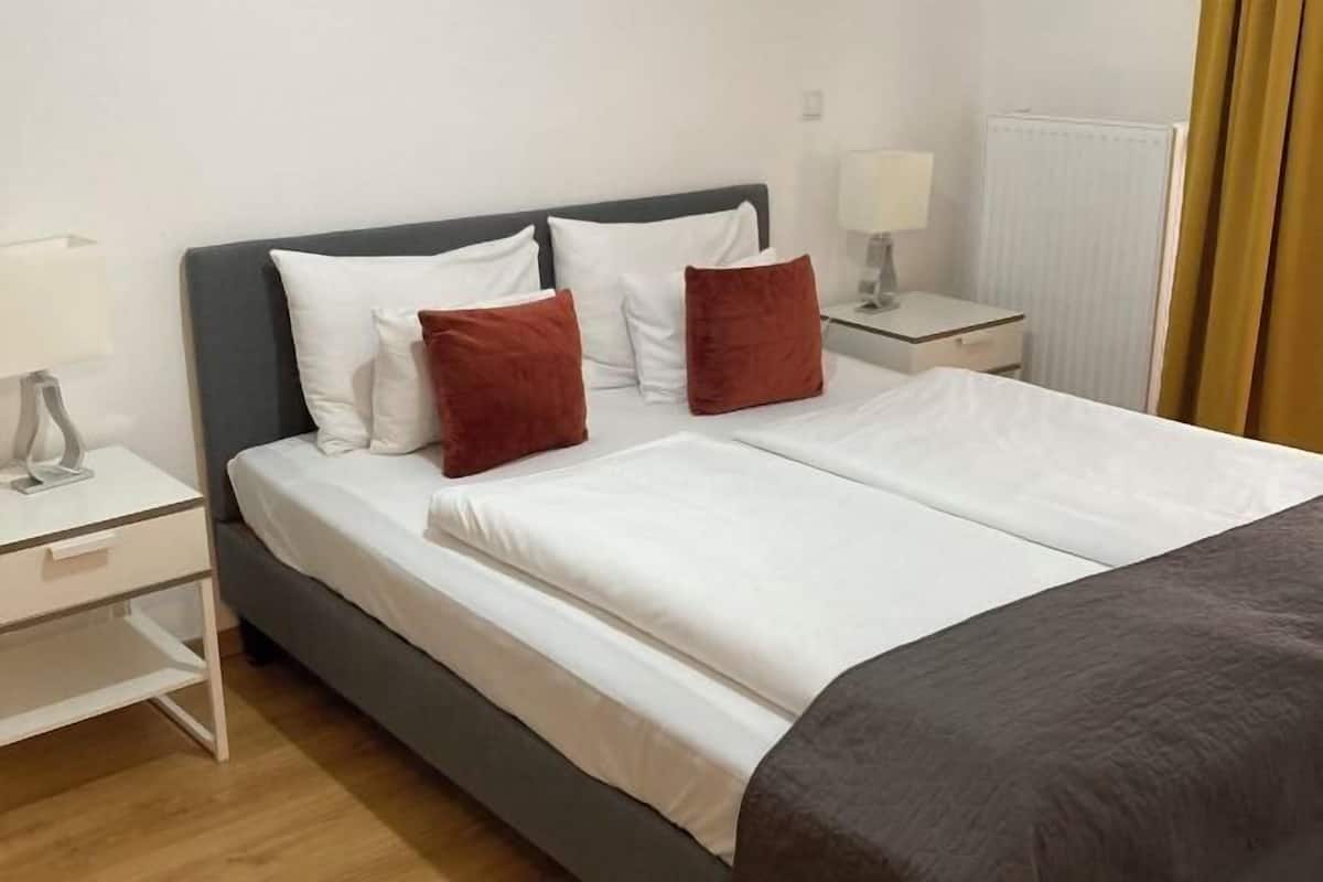 Schallisolierte Zimmer, Bügeleisen/Bügelbrett, kostenloses WLAN