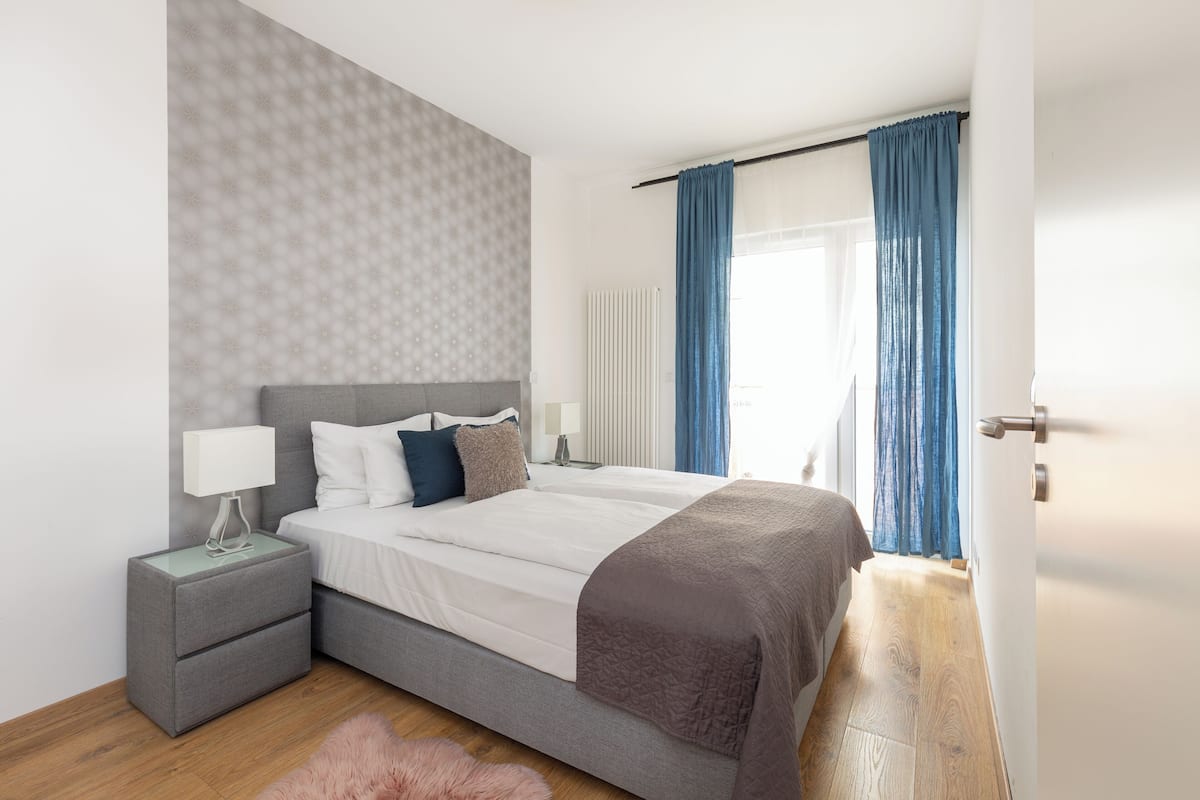 Soundproofing, iron/ironing board, WiFi (free), bed sheets