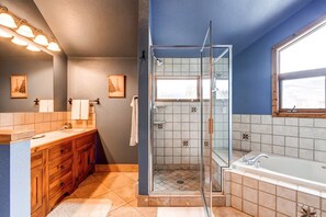 House (4 Bedrooms) | Bathroom - Bear Mountain Chalet (Breckenridge)