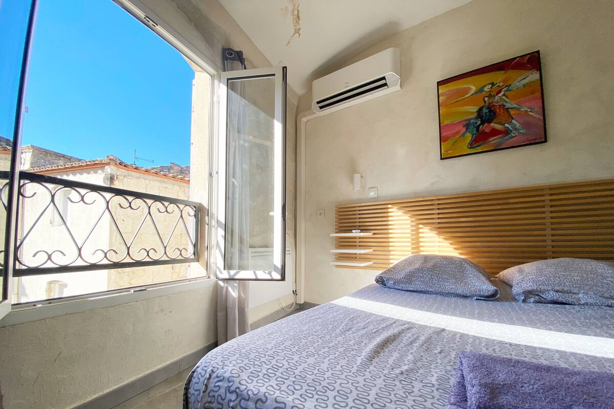 Kamar Double Klasik (2) | Wi-Fi gratis dan seprai linen