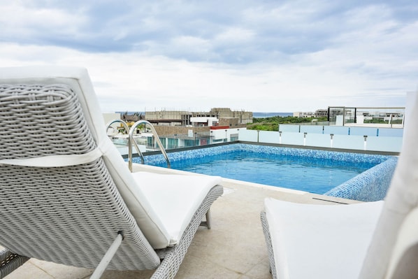 Piscine extérieure, piscine sur le toit