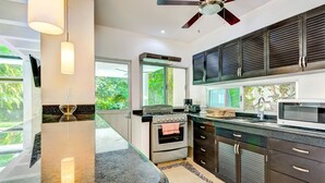 Coffee/tea maker, fridge, microwave - Villa Sastun by iMexico (Playa del Carmen)