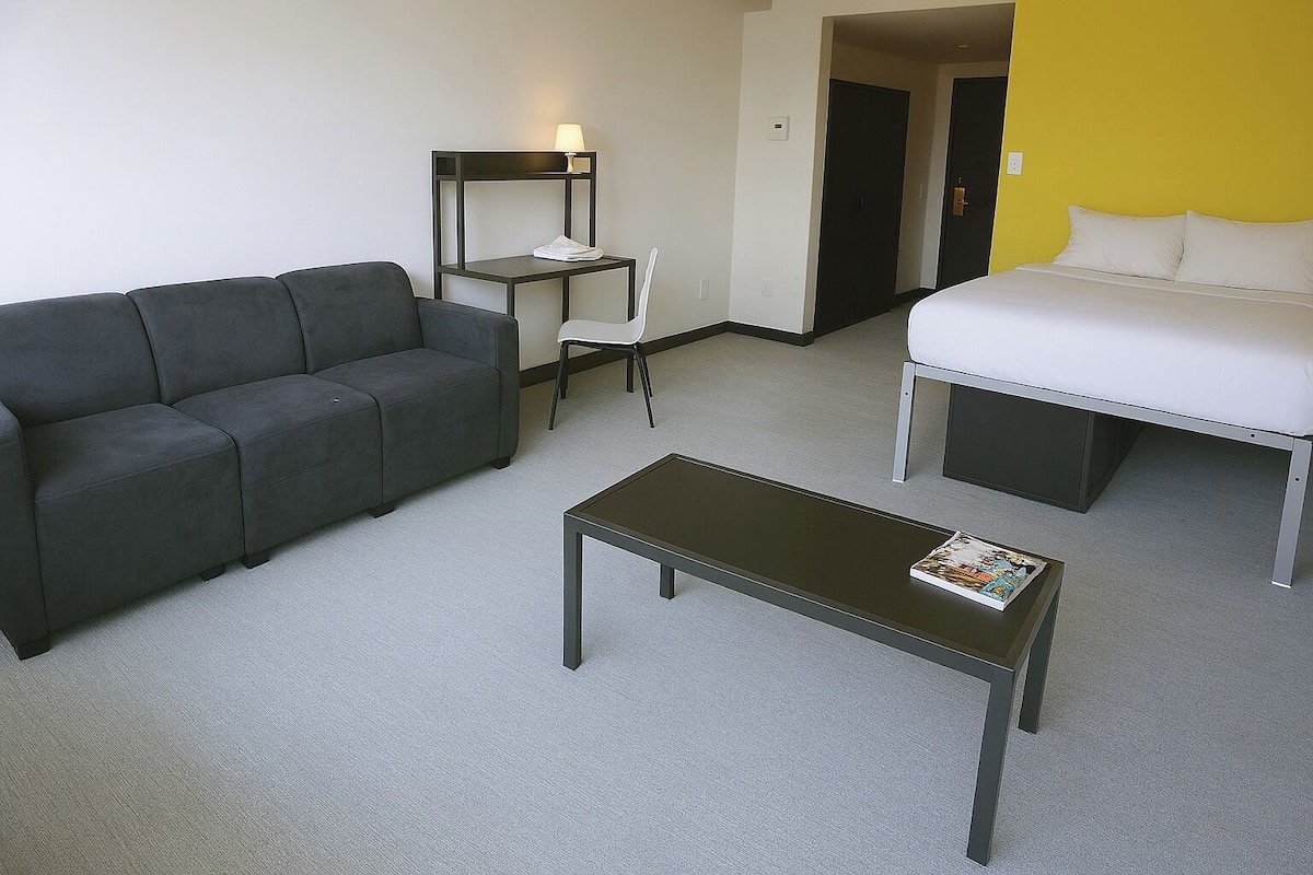 1 bedroom, desk, laptop workspace, free WiFi