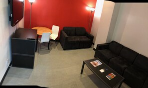 Superior Penthouse, 2 Bedrooms, 1 Bathroom (WITH TV & FRIDGE) - AMAZING VIEW!) | 1 bedroom, desk, laptop workspace, free WiFi - Parkside Student Residence (Toronto)