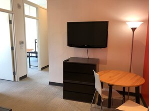 Superior Penthouse, 2 Bedrooms, 1 Bathroom (WITH TV & FRIDGE) - AMAZING VIEW!) | 1 bedroom, desk, laptop workspace, free WiFi - Parkside Student Residence (Toronto)