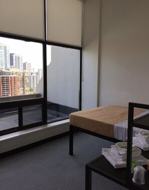 Superior Penthouse, 2 Bedrooms, 1 Bathroom (WITH TV & FRIDGE) - AMAZING VIEW!)