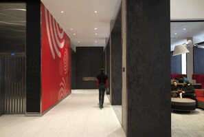Lobby - Parkside Student Residence (Toronto)