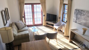 Unclassified image, 5 of 47, button - De Waterkant Piazza Apartments (Cape Town)