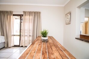 Cottage Mewah, 1 kamar tidur | Makan di kamar