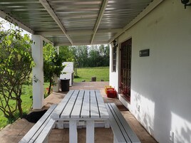 Cabernet - 2 Bedroom Cottage  | Terrace/patio