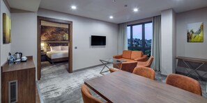 En 40-tommers LCD-TV med kabel-kanaler samt TV