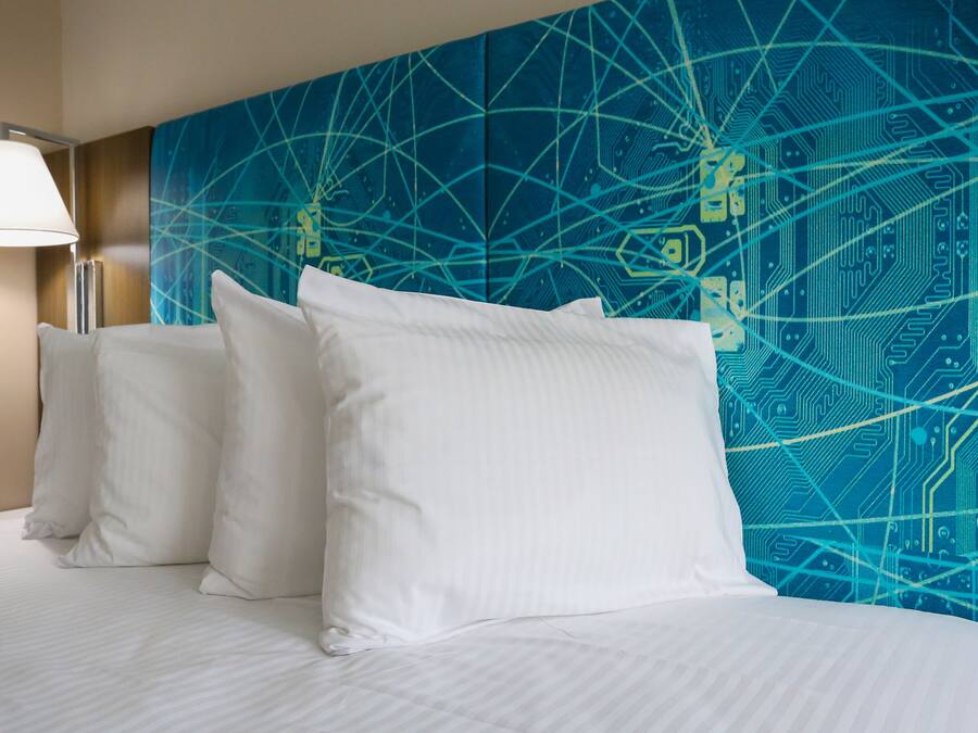 Room, 1 King Bed, Refrigerator & Microwave | Desk, iron/ironing board, free WiFi, bed sheets