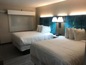 Skrivbord, strykjärn/strykbräda, gratis wi-fi och sängkläder