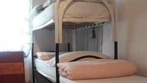 واي فاي مجانًا وملاءات أسرّة