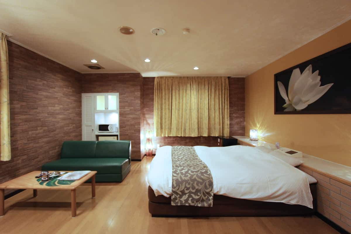 Standard-Doppelzimmer, 1 Queen-Bett | 17 Schlafzimmer, Daunenbettdecken, individuell dekoriert