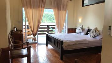 Quarto casal superior, 1 quarto, vista para o rio, ao lado da montanha | Vista do quarto