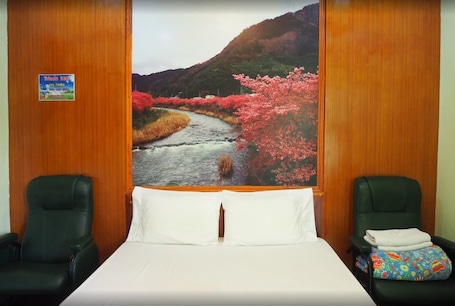 Escritorio, wifi gratis y ropa de cama . 555 Resort