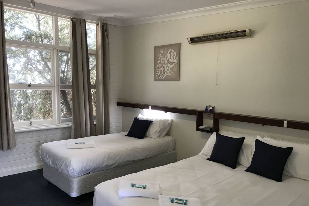 Queen + 1 Suite - 1 Queen Bed and 1 Single Bed | Premium bedding, bed sheets