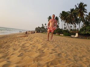 Beach nearby - Mihilaka Holiday Homes (Wadduwa)