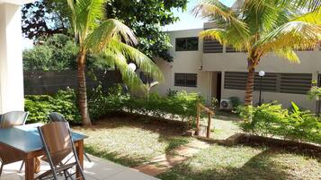 Family Apartment, 3 Bedrooms, Kitchen | Garden view