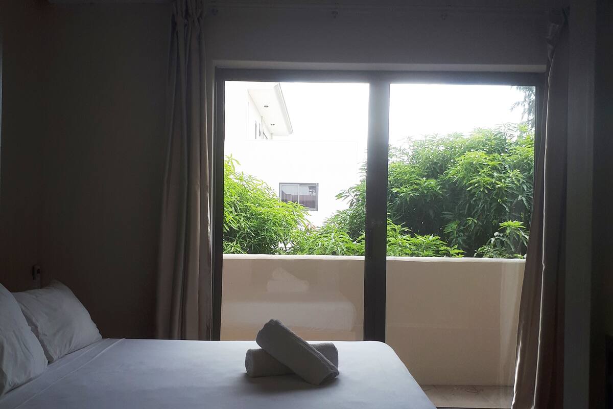 Alloggio Economy su due livelli, 2 camere da letto | Una cassaforte in camera, postazione laptop, tende oscuranti