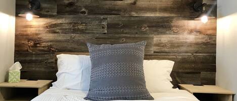 Chambre, 1 grand lit | Literie de qualité, accÚs au Wi-Fi (inclus), literie fournie