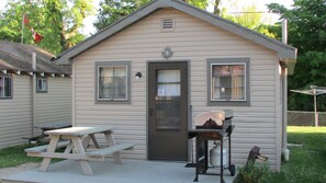 Traditional Cottage, 2 Bedrooms, Kitchen (Cottage B) | Free WiFi - The Maples Cottages (Saugeen Shores)